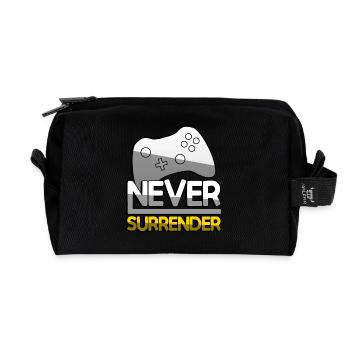 NEVER SURRENDER (Gelb) + Controller - Gaming - Recycelte Kulturtasche - Schwarz - Vorne