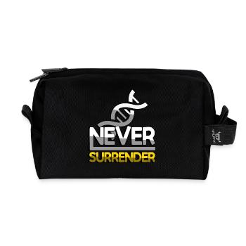 NEVER SURRENDER (Gelb) + DNA - Gaming - Recycelte Kulturtasche - Schwarz - Vorne