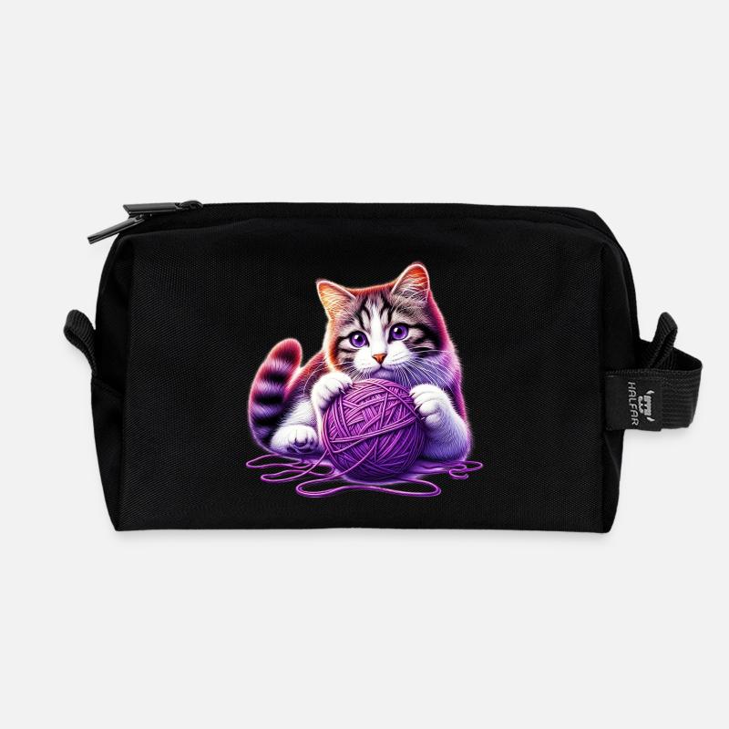 Katze spielt mit einem Wollknäuel - Recycelte Kulturtasche - Schwarz