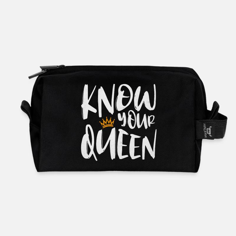 Know Your Queen - Recycelte Kulturtasche - Schwarz