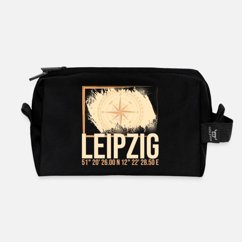 Leipzig Koordinaten - Recycelte Kulturtasche - Schwarz