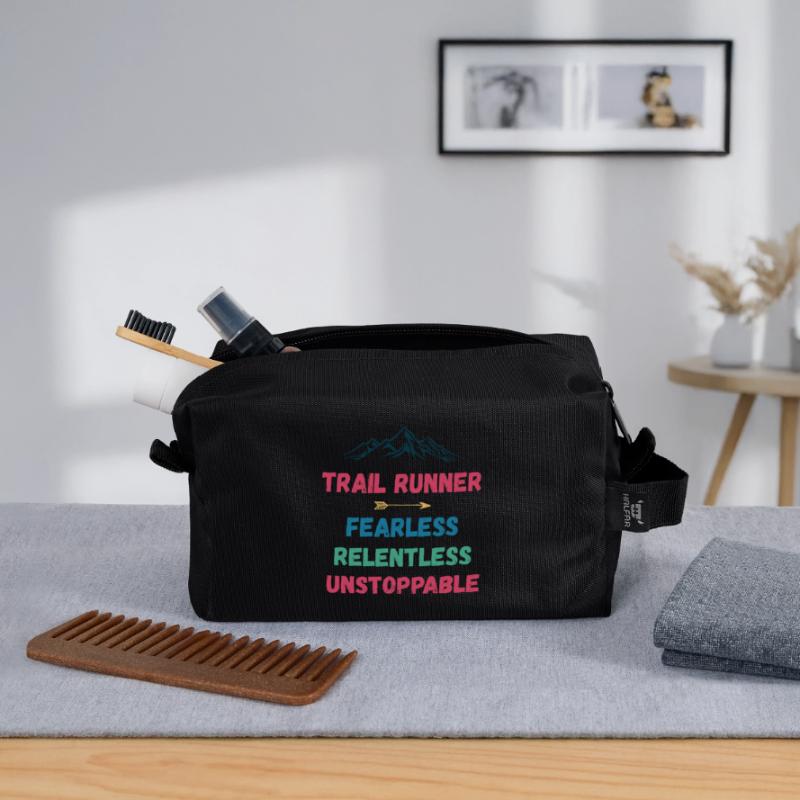 Trail Runner - Intrépide. Implacable. Imparable. Trousse de toilette en tissu recyclé