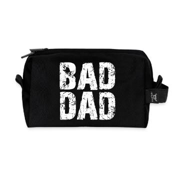 Bad Dad Vatertagsgeschenk Vater Papa - Recycelte Kulturtasche - Schwarz - Vorne