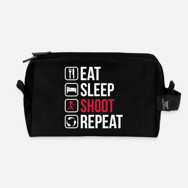 Eat Sleep Shoot Repeat - Recycelte Kulturtasche - Schwarz