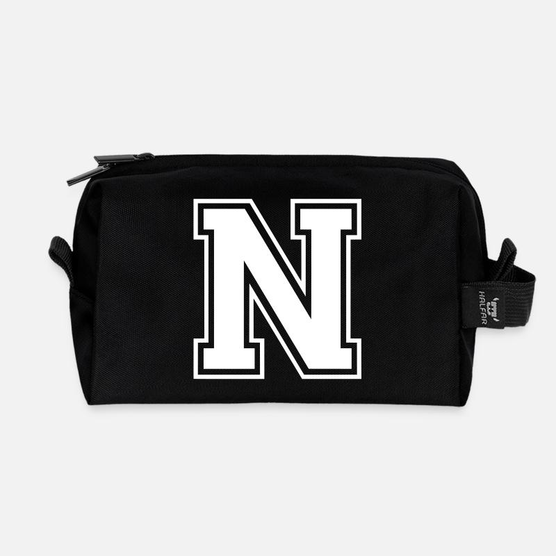 n - Recycelte Kulturtasche - Schwarz
