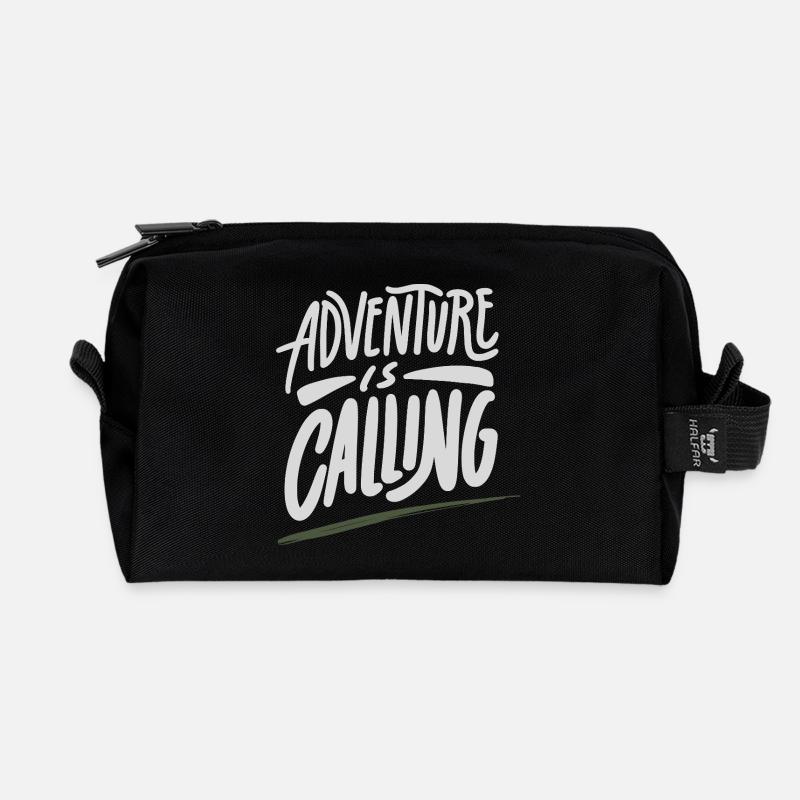 Adventure is calling - Recycelte Kulturtasche - Schwarz