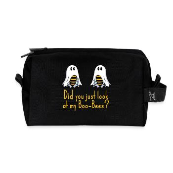 Boobees Boobs lustiger Spruch - Recycelte Kulturtasche - Schwarz - Vorne