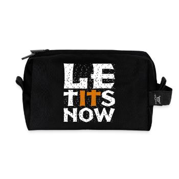 Frohe Weihnachten 2023 - Let it Snow Funny Spruch - Recycelte Kulturtasche - Schwarz - Vorne