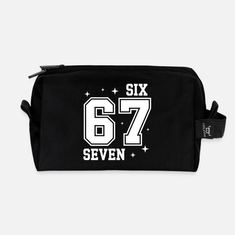 67 - Six Seven SixSeven 6-7 - Recycelte Kulturtasche - Schwarz