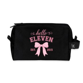 Hello Eleven Est 2015 Pink Bow Design - Recycelte Kulturtasche - Schwarz - Vorne