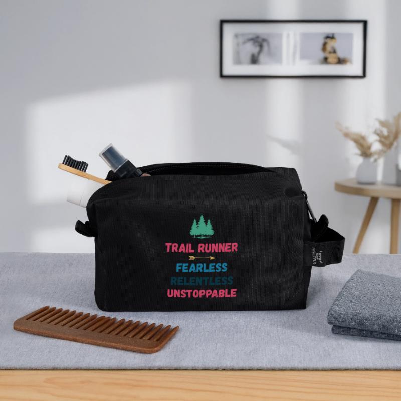 Trail Runner - Intrépide. Implacable. Imparable. Trousse de toilette en tissu recyclé