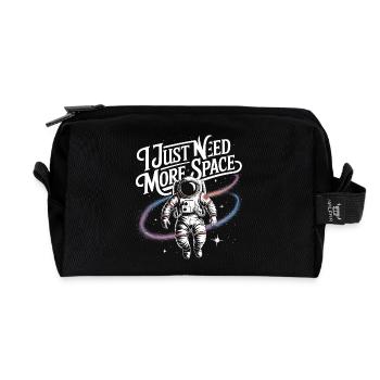 Ich brauche einfach mehr Space – Cooles Astronauten-Logo - Recycelte Kulturtasche - Schwarz - Vorne