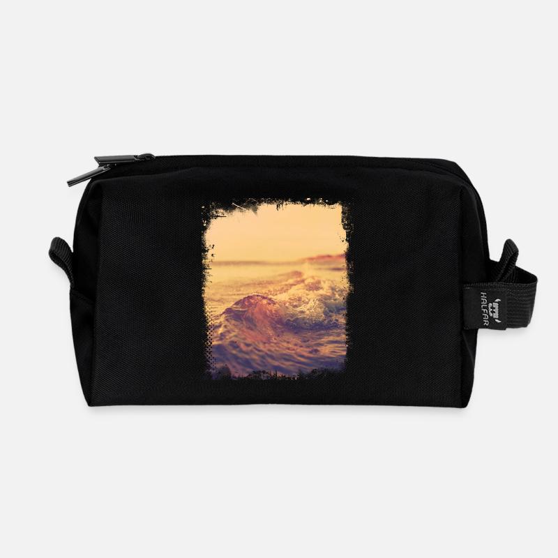 Flache Welle im Sonnenschein - Recycelte Kulturtasche - Schwarz