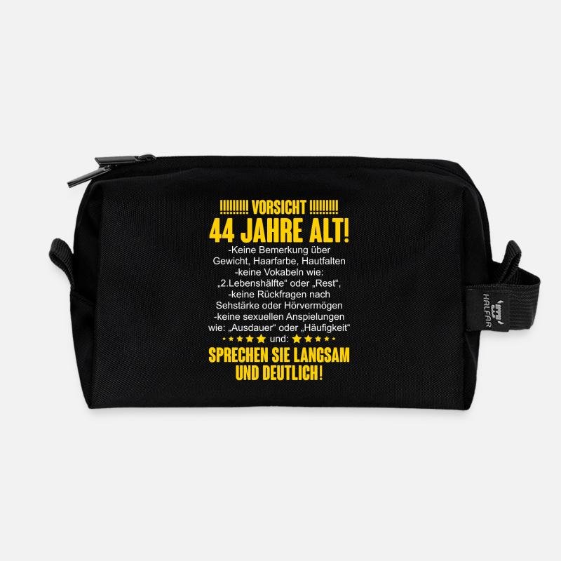 44. Geburtstag Lustiger Spruch - Recycelte Kulturtasche - Schwarz