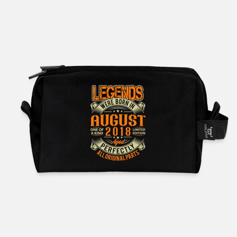2018 August Geburtstag Legende - Recycelte Kulturtasche - Schwarz