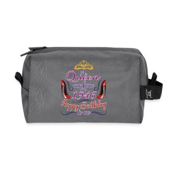 Une reine est née en 1946 - anniversaire de 76 ans - Trousse de toilette en tissu recyclé - anthracite - Devant