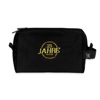 Esdauerte 25 Jahre um so gut auszusehen - Recycelte Kulturtasche - Schwarz - Vorne
