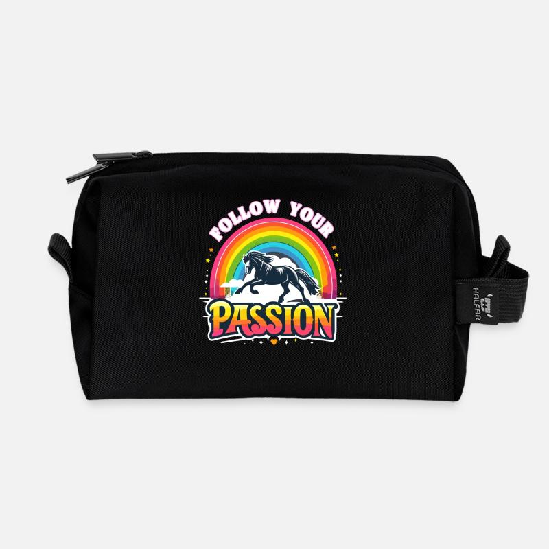 Follow Your Passion Pferd Reiterin - Recycelte Kulturtasche - Schwarz