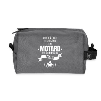 idée cadeau pour un motard humour homme 70 ans - Trousse de toilette en tissu recyclé - anthracite - Devant