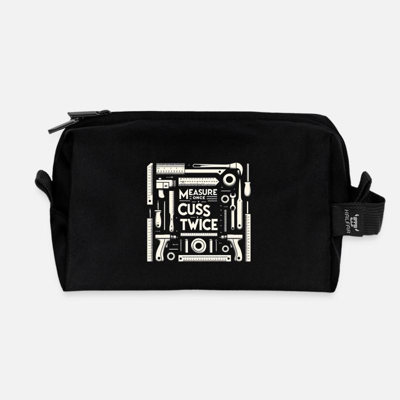 Measure Once Cuss Twice 8 - Recycelte Kulturtasche - Schwarz