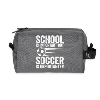 Schule ist wichtig, aber Fußball ist noch wichtiger - Recycelte Kulturtasche - Anthrazit - Vorne