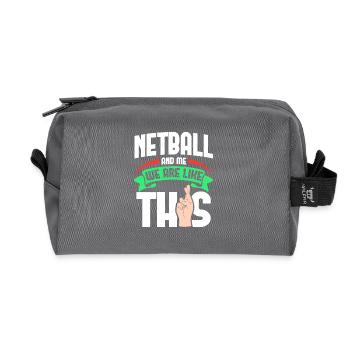 Netball Me Are Like - Recycelte Kulturtasche - Anthrazit - Vorne