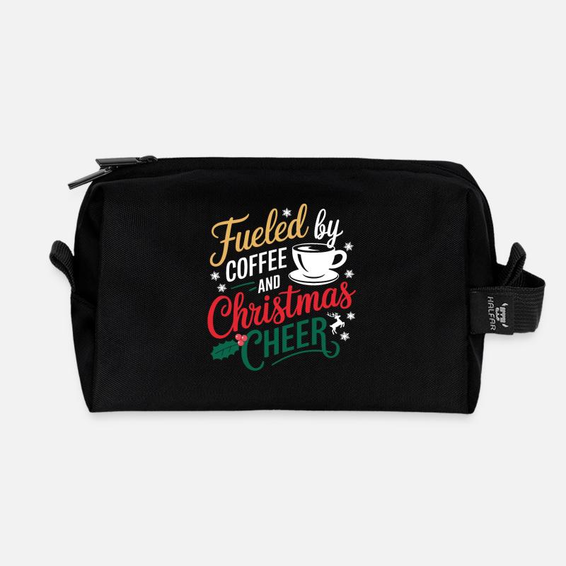 Fueled By Coffee And Christmas Cheer - Recycelte Kulturtasche - Schwarz
