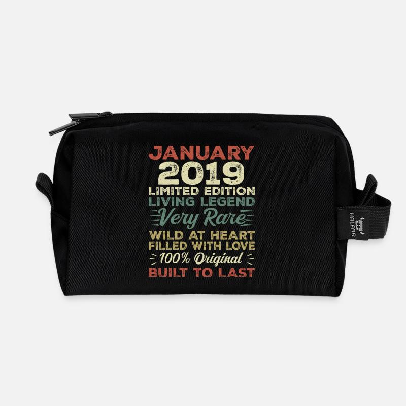 Januar 2019 Geburtstag - Januar 2019, January 2019 - Recycelte Kulturtasche - Schwarz