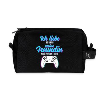 Gaming Liebe zur Freundin - Funny Geschenkidee - Recycelte Kulturtasche - Schwarz - Vorne