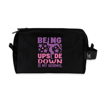 Being Upside Down Is My Normal Funny Gymnast Gift - Recycelte Kulturtasche - Schwarz - Vorne