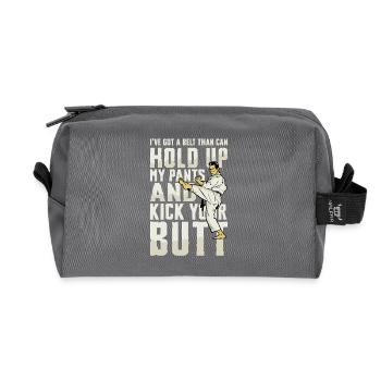 Ich Habe Einen Gürtel, Der Meine Hose Hält Und - Recycelte Kulturtasche - Anthrazit - Vorne