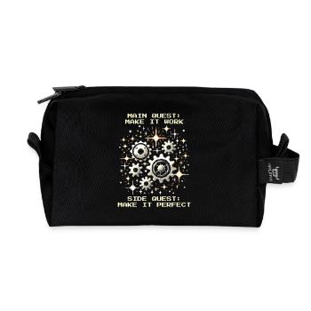 Main Quest Feinmechanik Perfekt Pixel - Recycelte Kulturtasche - Schwarz - Vorne