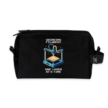 Filament Layer by Layer | 3D Printing Printing Quality - Recycled Toiletry Zip Bag - black - Front