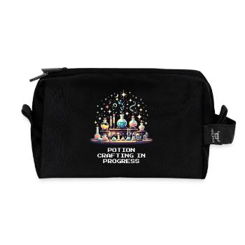 Healing potion in progress | Bartender during the mixing process - Recycled Toiletry Zip Bag - black - Front