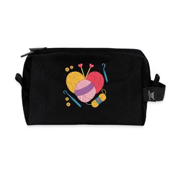 Tricot et crochet motif coeur avec fil et aiguilles - Trousse de toilette en tissu recyclé - noir - Devant