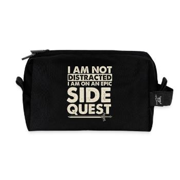 Auf einer epischen Nebenquest, nicht abgelenkt RPG-Gamer - Recycelte Kulturtasche - Schwarz - Vorne