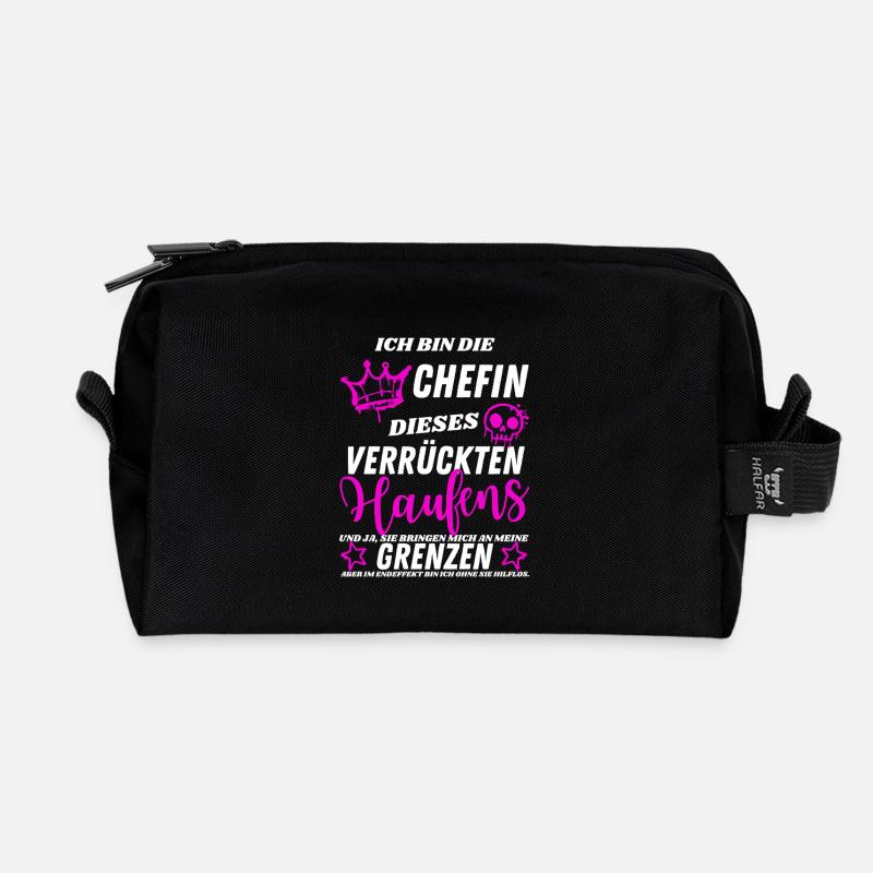 Chefin dieses Verrückten Haufens - Geschenkidee - Recycelte Kulturtasche - Schwarz