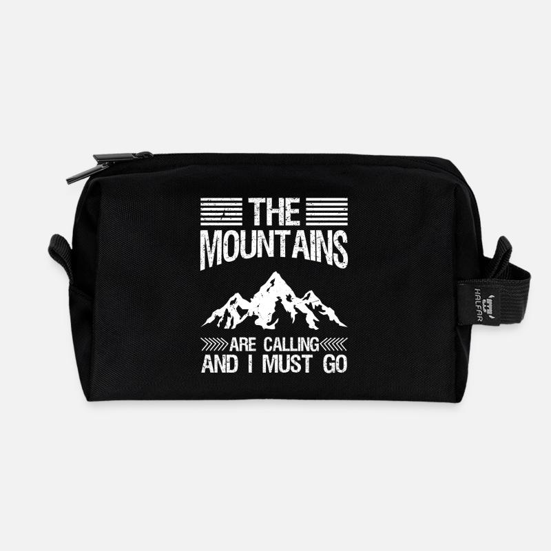 The Mountains Are Calling And I Must Go Hiking - Recycelte Kulturtasche - Schwarz