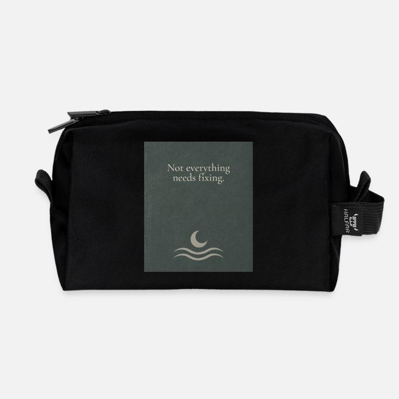 Not everything needs fixing - Recycelte Kulturtasche - Schwarz