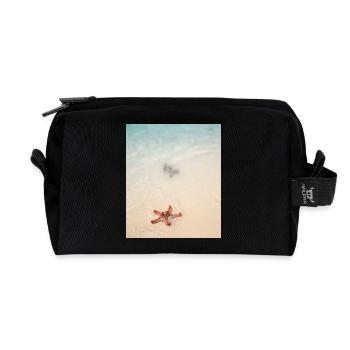 Liebe am Strand und Seesterne - Recycelte Kulturtasche - Schwarz - Vorne