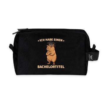 Bachelor 2026 Capybara Spruch zum Uni-Abschluss - Recycelte Kulturtasche - Schwarz - Vorne