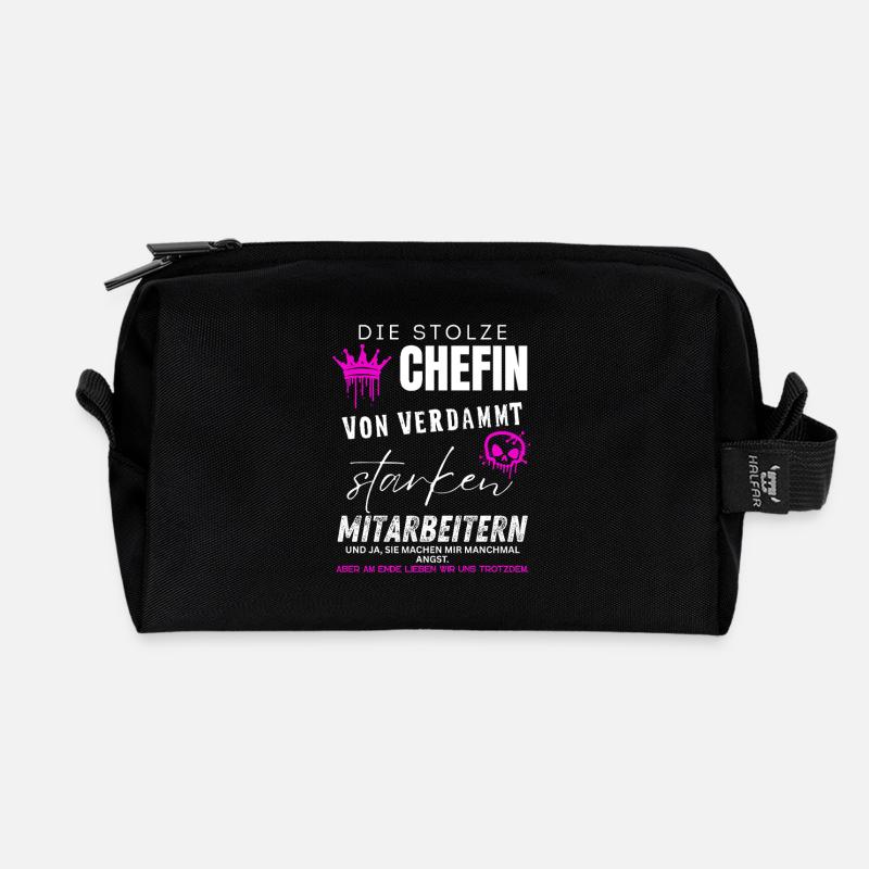 stolze Chefin von verdammt starken Mitarbeitern - Recycled Toiletry Zip Bag - black