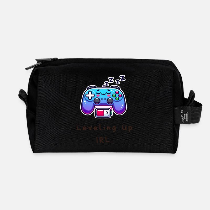 Leveling Up IRL – Lustiges Gamer Shirt - Recycelte Kulturtasche - Schwarz