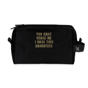 vater cant scare me 2 daughters - Recycelte Kulturtasche - Schwarz - Vorne