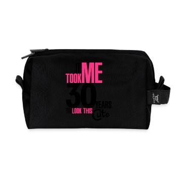 It took me 30 years to look this cute - Recycelte Kulturtasche - Schwarz - Vorne
