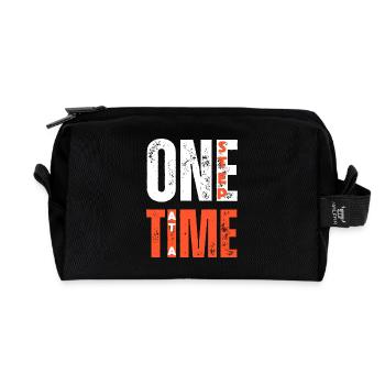 UNE ÉTAPE À LA FOIS - Trousse de toilette en tissu recyclé - noir - Devant