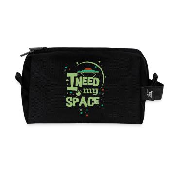 GRÜN ICH BRAUCHE PLATZ - Untertassen Sprüche Shirt - Recycelte Kulturtasche - Schwarz - Vorne