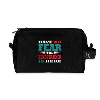Have no Fear the Hundetrainer is here Outfit - Recycelte Kulturtasche - Schwarz - Vorne
