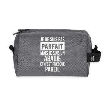 Nom de Famille - ABADIE - Trousse de toilette en tissu recyclé - anthracite - Devant