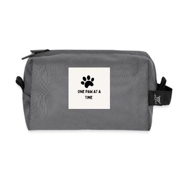 Positive Paw - Recycelte Kulturtasche - Anthrazit - Vorne